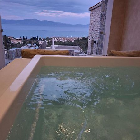 Mani Luxury Suites And Studios In Gytheio With Private Pools Экстерьер фото