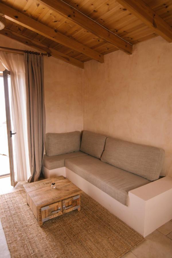 Mani Luxury Suites And Studios In Gytheio With Private Pools Экстерьер фото