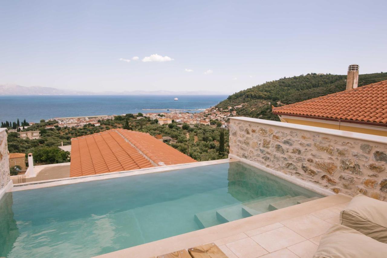 Mani Luxury Suites And Studios In Gytheio With Private Pools Экстерьер фото