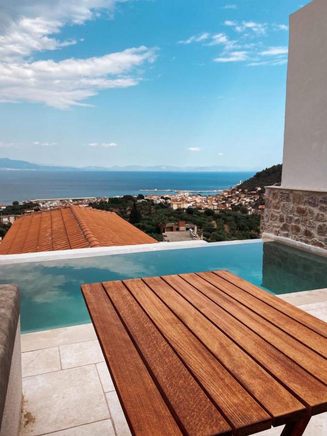 Mani Luxury Suites And Studios In Gytheio With Private Pools Экстерьер фото