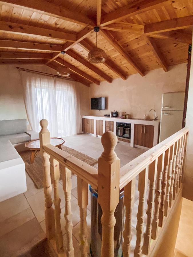 Mani Luxury Suites And Studios In Gytheio With Private Pools Экстерьер фото