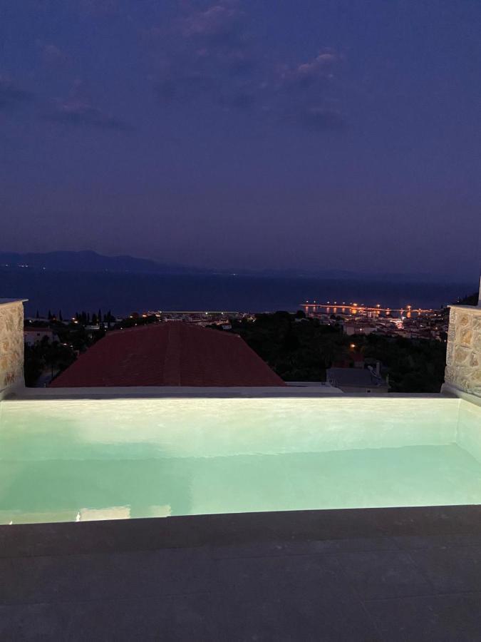 Mani Luxury Suites And Studios In Gytheio With Private Pools Экстерьер фото