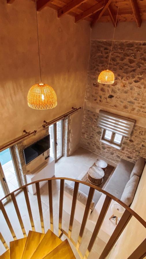 Mani Luxury Suites And Studios In Gytheio With Private Pools Экстерьер фото